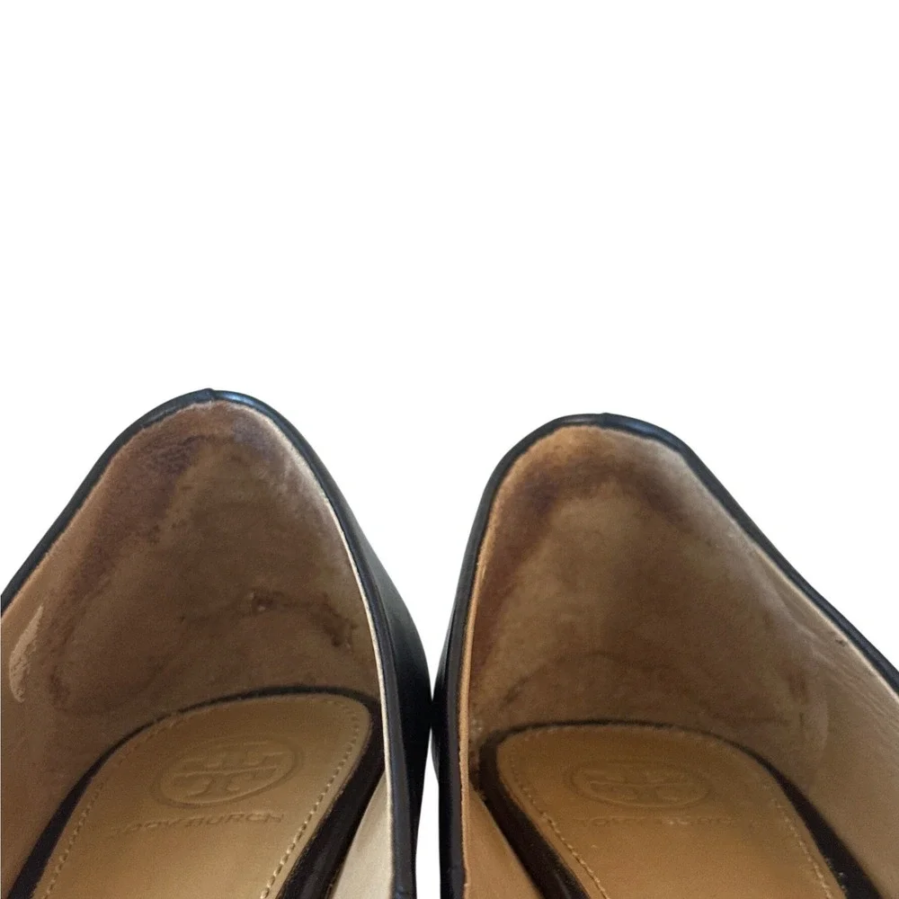 Tory Burch Gigi 55mm Wedge Pumps Black Leather Gold Logo Size 7.5